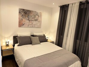 2 bedrooms, WiFi, bed sheets - The charming two-bedroom Parilly Republic (Villeurbanne)