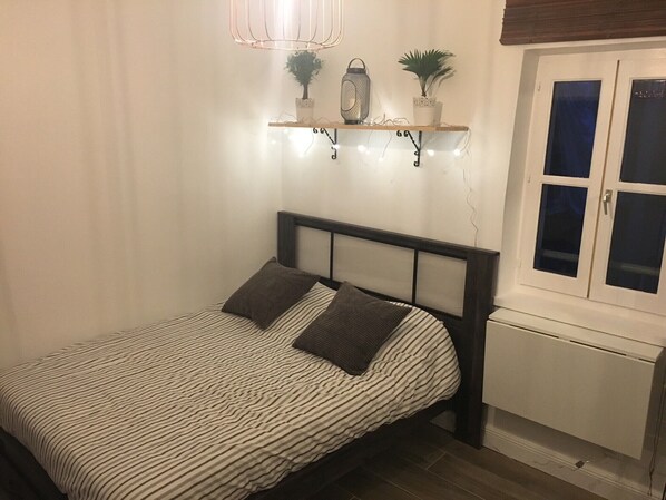 1 bedroom, WiFi, bed sheets