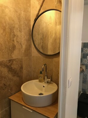 Hair dryer, towels