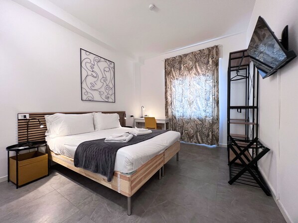 3 bedrooms, in-room safe, desk, iron/ironing board