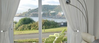 Beach Front Family Cottage. Stunning location Quiet, Close to Devon attractions.