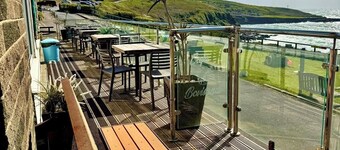 Beach Front Family Cottage. Stunning location Quiet, Close to Devon attractions.