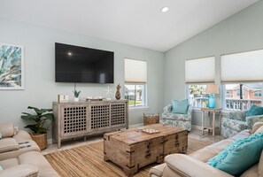 Smart TV, books - Canal Home, Fishing, Private Pool | Sleeps 10 (Rockport)