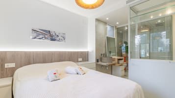 1 habitación, tabla de planchar con plancha, wifi gratis y ropa de cama