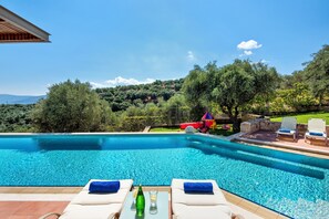 Pool - Villa 'Margarita's 1' with Sea View, Wi-Fi and Air Conditioning (Chania)