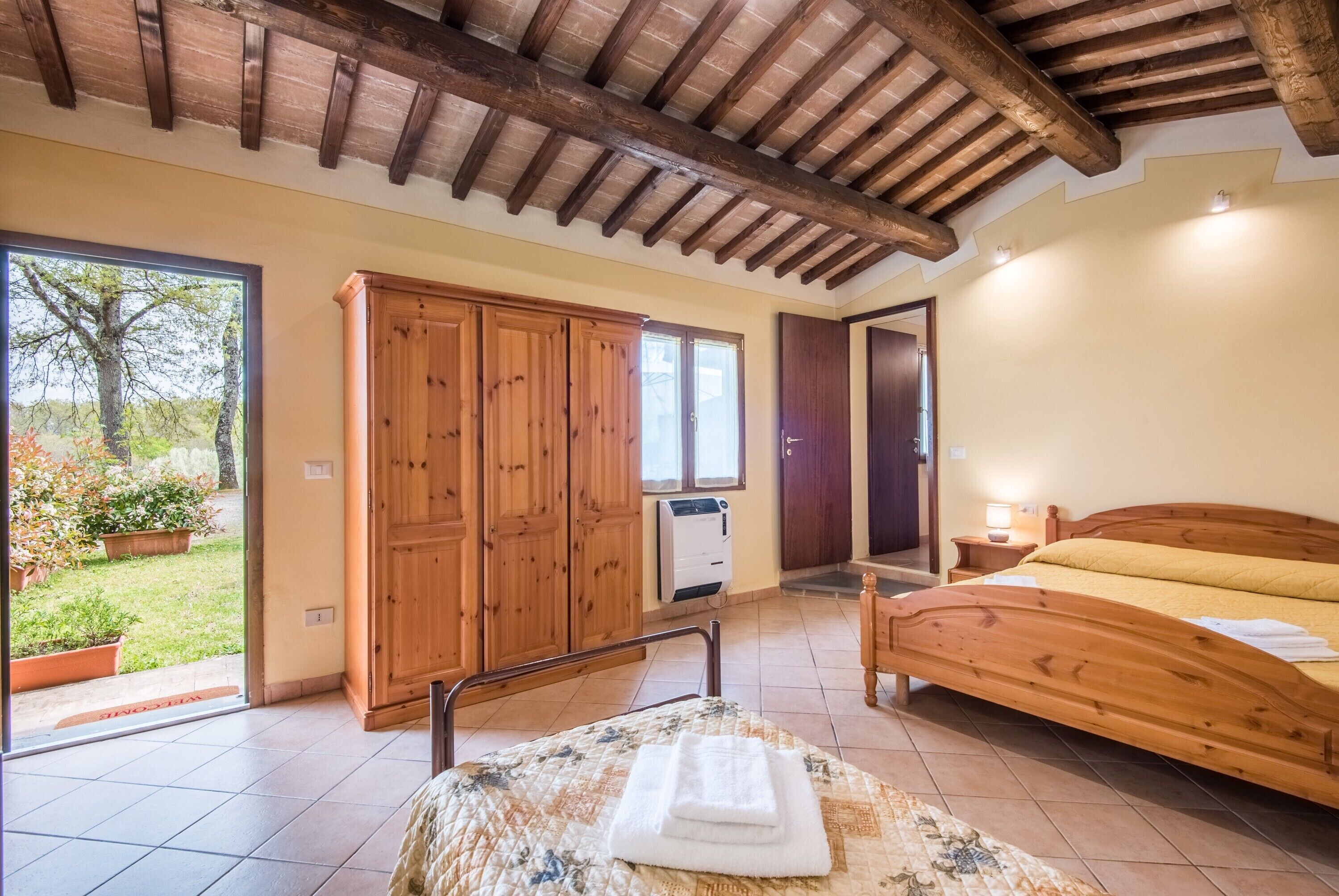 1 室のベッドルーム、WiFi (無料)、ベッドシーツ