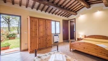 1 室のベッドルーム、WiFi (無料)、ベッドシーツ