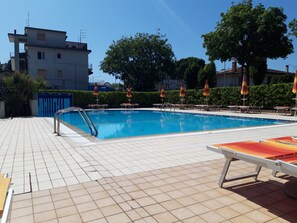 Pool - Apartment 'Residence Aurora Park' with Shared Pool, Private Terrace and Air Conditioning (Jesolo)