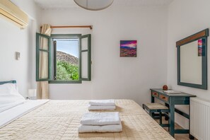 1 chambre, fer et planche Ă repasser, Wi-Fi gratuit, draps fournis
