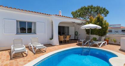 Villa 'Rosa' mit privatem Pool, WLAN und Klimaanlage