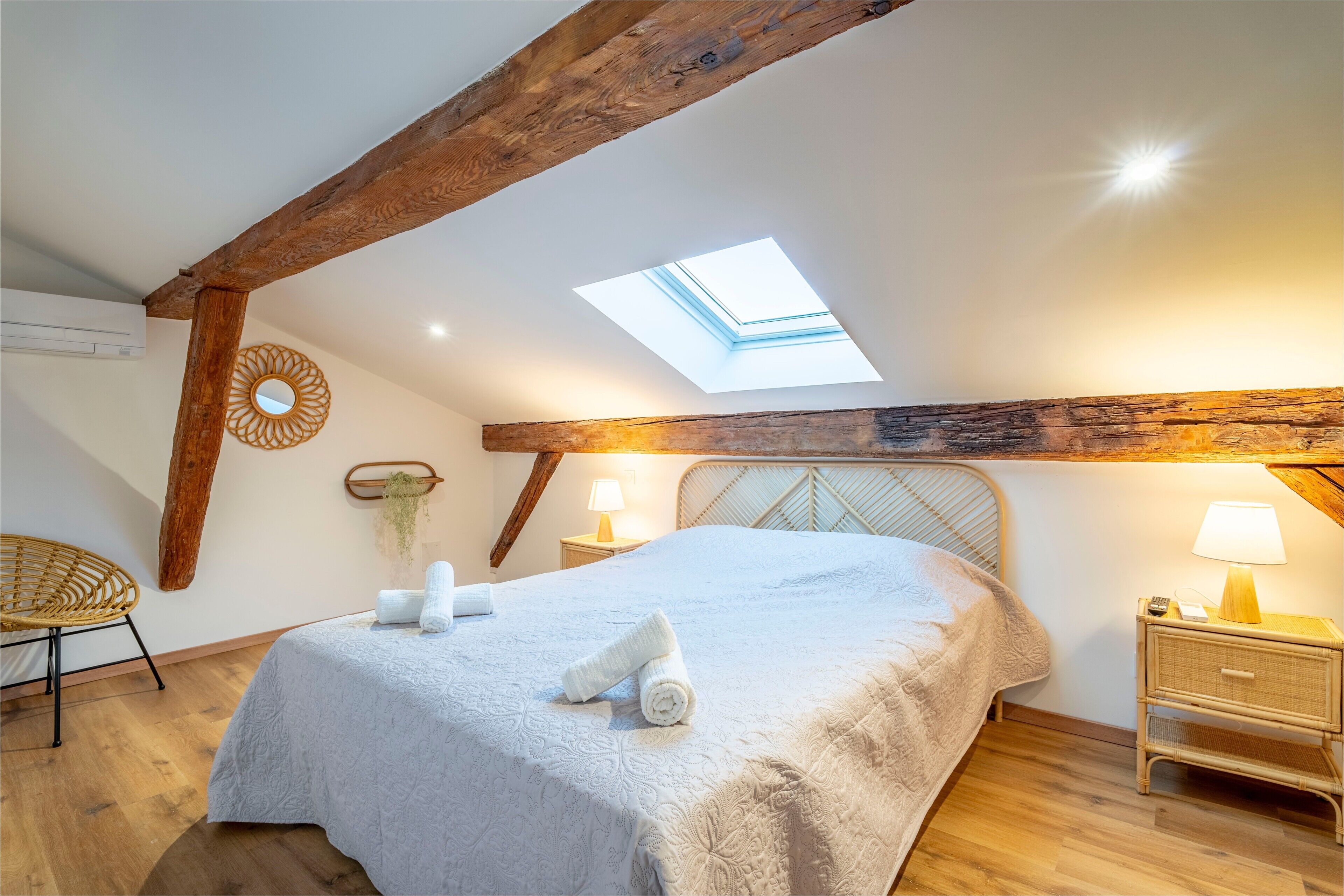 2 slaapkamers, een strijkplank/strijkijzer, gratis wifi, beddengoed