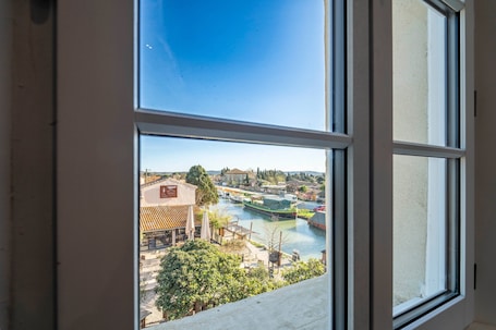 内装. Apartment 'Louis 13' with Lake View, Wi-Fi and Air Conditioning