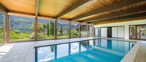 Piscine couverte