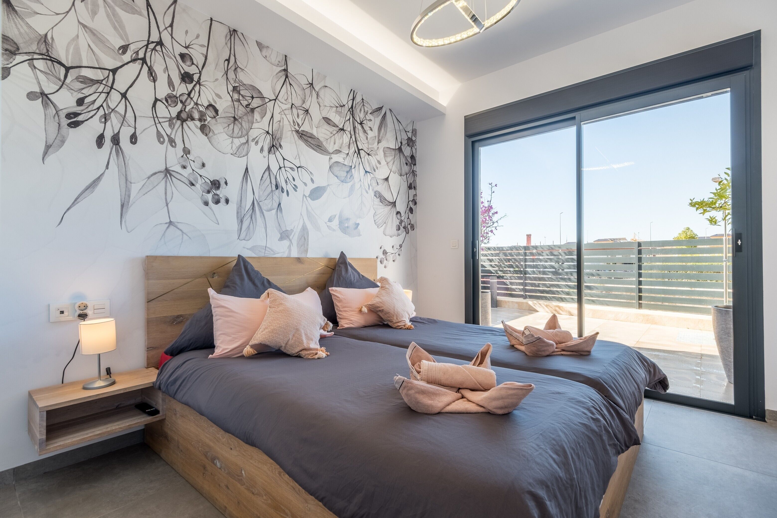 3 dormitorios, tabla de planchar con plancha, wifi gratis y ropa de cama