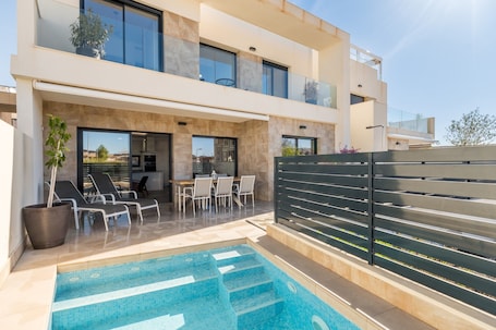 Property grounds. Exclusive Modern Villa with Lake Views, Wi-Fi & Air Conditioning