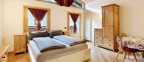 واي فاي مجانًا وملاءات أسرّة