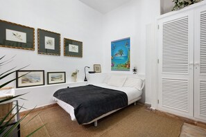 1 habitación, tabla de planchar con plancha, wifi gratis y ropa de cama