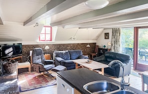 TV, fireplace - 3 bedroom lovely home in Henne (Henne)