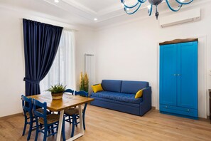 TV - Apartment 'Partenope' with Balcony, Wi-Fi and Air Conditioning (Castellammare di Stabia)