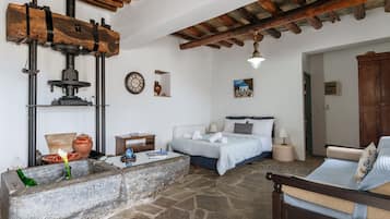 1 habitación, tabla de planchar con plancha, wifi gratis y ropa de cama