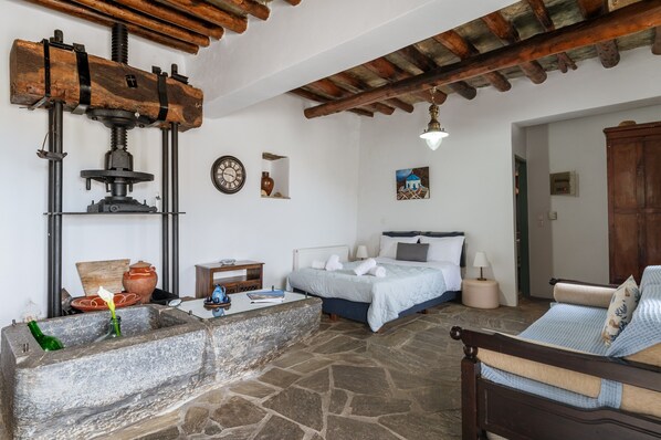 1 habitación, tabla de planchar con plancha, wifi gratis y ropa de cama 