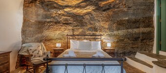Apartment 'Traditional Olive Guesthouse' with Sea View and Wi-Fi