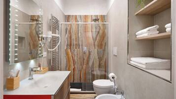 Doccia, asciugacapelli, asciugamani