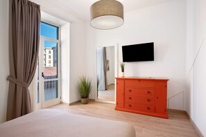 1 habitación, tabla de planchar con plancha, wifi gratis y ropa de cama 