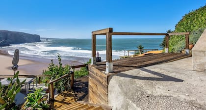 Holiday Home 'Abrigo Do Pescador' with Sea View, Private Terrace and Wi-Fi