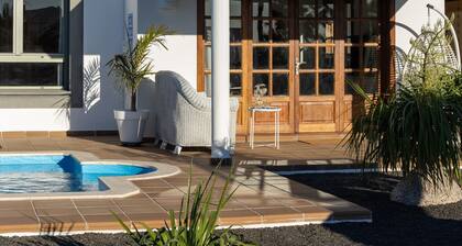 Villa "Mo Luxury Heated Pool" avec vue sur les montagnes, piscine privée et Wi-Fi