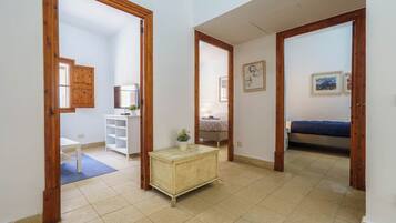 2 Schlafzimmer, BĂŒgeleisen/BĂŒgelbrett, kostenloses WLAN, BettwĂ€sche