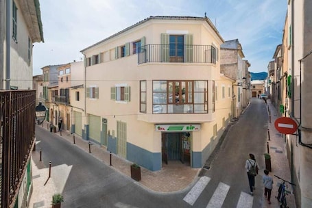 Exterior. Maca Green, townhouse in central Campanet