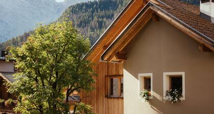 Apartment "Chalet La Flüta Viola" with Mountain View, Private Terrace, and Wi-Fi