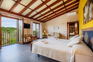 6 bedrooms, iron/ironing board, free WiFi, bed sheets - Country House 'Conies Romaní' with Private Pool, Wi-Fi and Air Conditioning (Manacor)