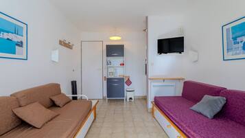 Fernseher, Tischtennisplatte