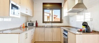 Holiday Home 'La Plana' with Private Pool, Wi-Fi and Air Conditioning