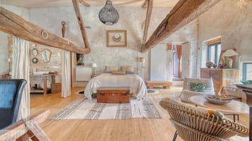 2 slaapkamers, een bureau, een strijkplank/strijkijzer, gratis wifi