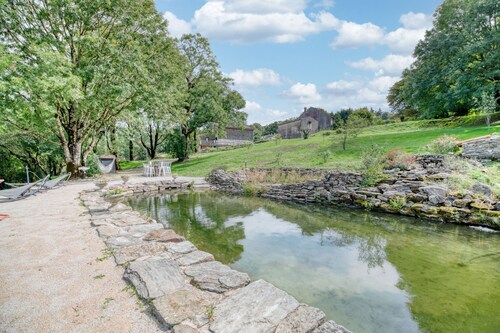 High-End Holiday Home 'Spacious and Elegant Barn' with Lake View, Pool, and Wi-Fi