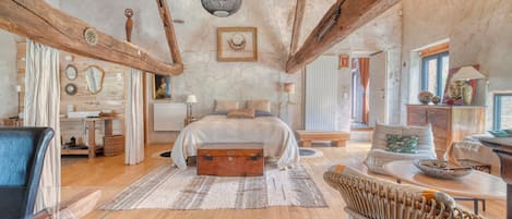 2 chambres, fer et planche à repasser, Wi-Fi gratuit, draps fournis