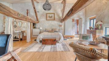 3 slaapkamers, een bureau, een strijkplank/strijkijzer, gratis wifi