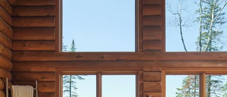 Smart TV, fireplace, table tennis