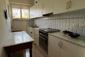 Fridge, oven