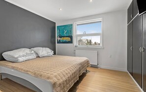 3 bedrooms, iron/ironing board, travel cot, free WiFi - Awesome home in Sæby with kitchen (Sæby)