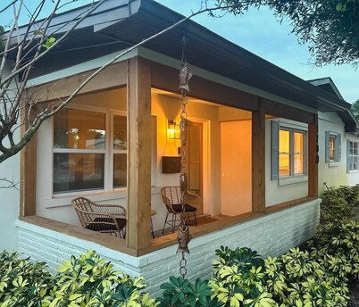 DOWNTOWN Vero Beach! 3mi to beach, 2.9 to JRTC, 2.7 to CLEVELAND CLINIC