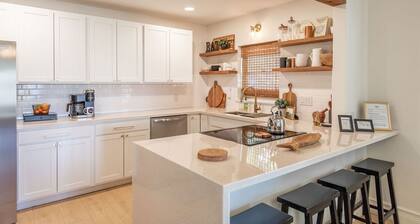 DOWNTOWN Vero Beach! 3mi to beach, 2.9 to JRTC, 2.7 to CLEVELAND CLINIC