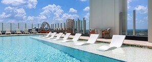 Pool - Centennial Park - Atlanta, Georgia. 3 Bedroom Condo. (Atlanta)
