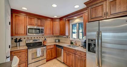 Just Renovated Ski-In/Ski Out