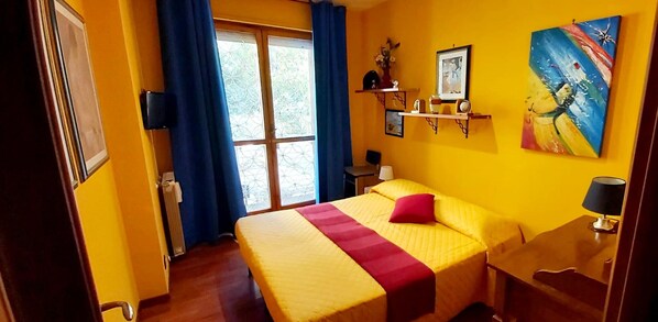 2 bedrooms, WiFi, bed sheets - LunaBedRoma - Short rentals in the green (Roma)