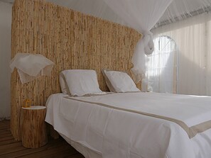 1 bedroom, bed sheets