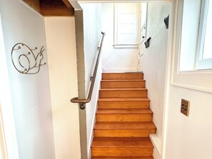Interior - Spacious & Comfy city retreat, w/lux steam shower! In the heart of the Portland. (Portland)
